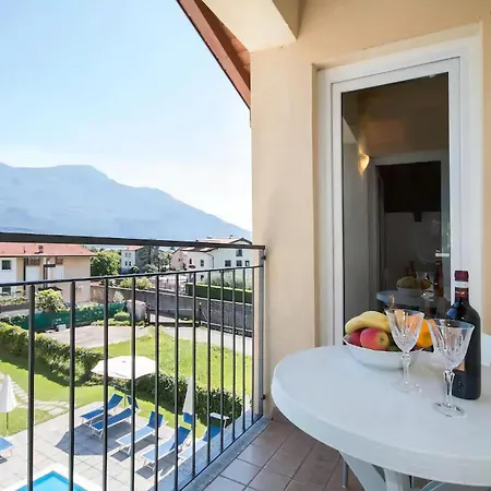 Apartamento In Mit Pool Und Grill Domaso